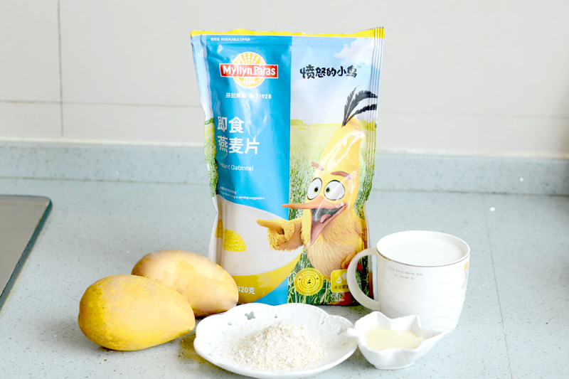 燕麦芒果奶昔